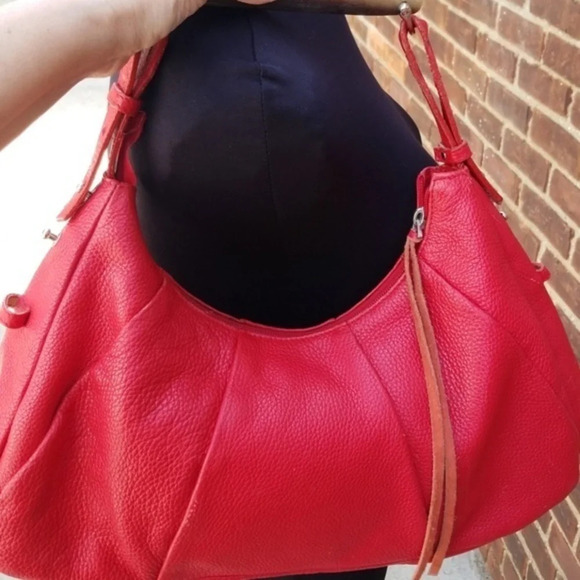 Bloomingdales Red pebbled‎ leather shoulder bag - Picture 4 of 9